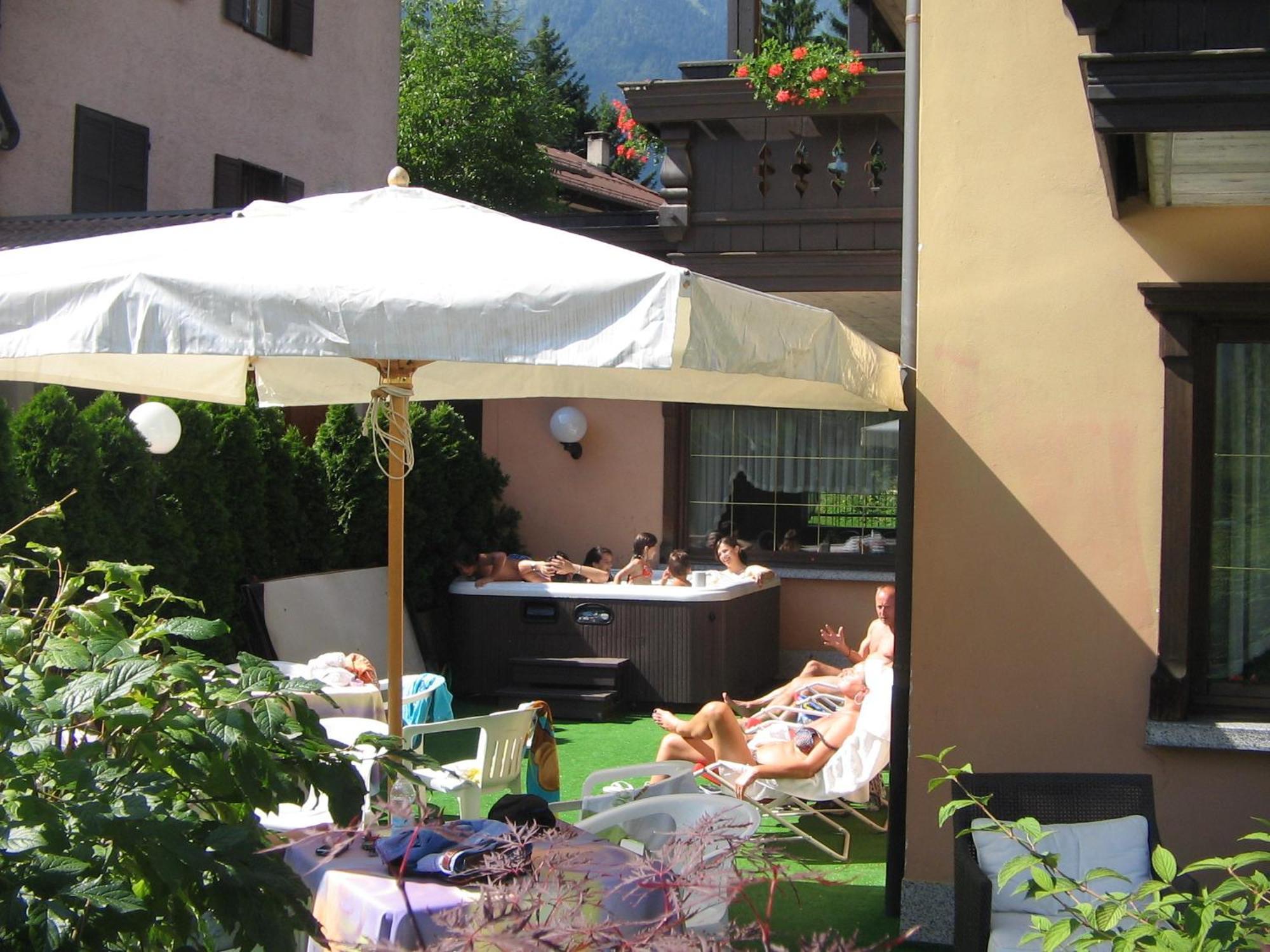 Hotel Binelli Pinzolo Esterno foto