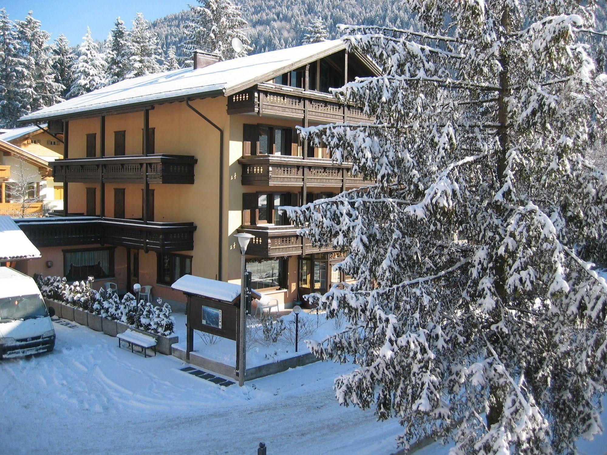 Hotel Binelli Pinzolo Esterno foto